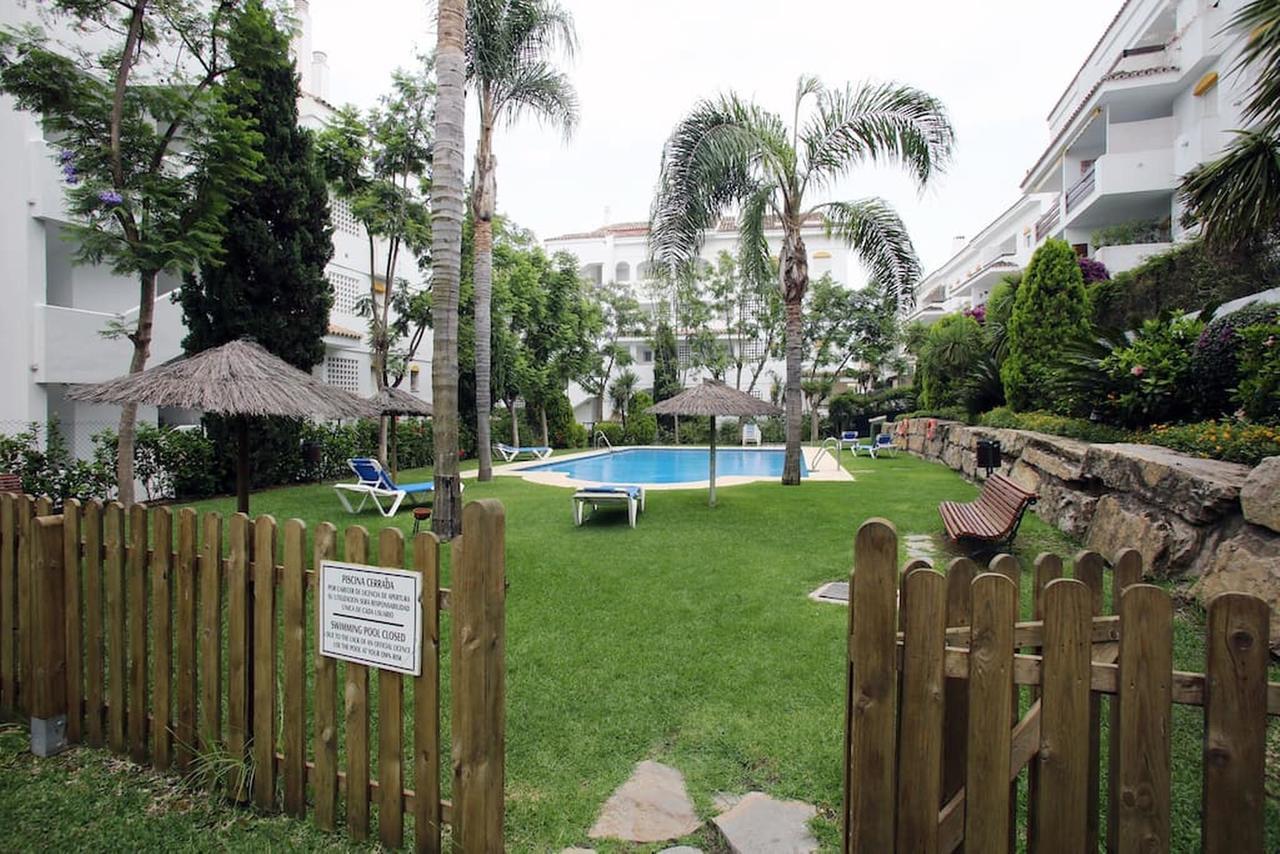 Blue House In Guadalmina Baja, With A Large Terrace Overlooking The Golf Apartment *