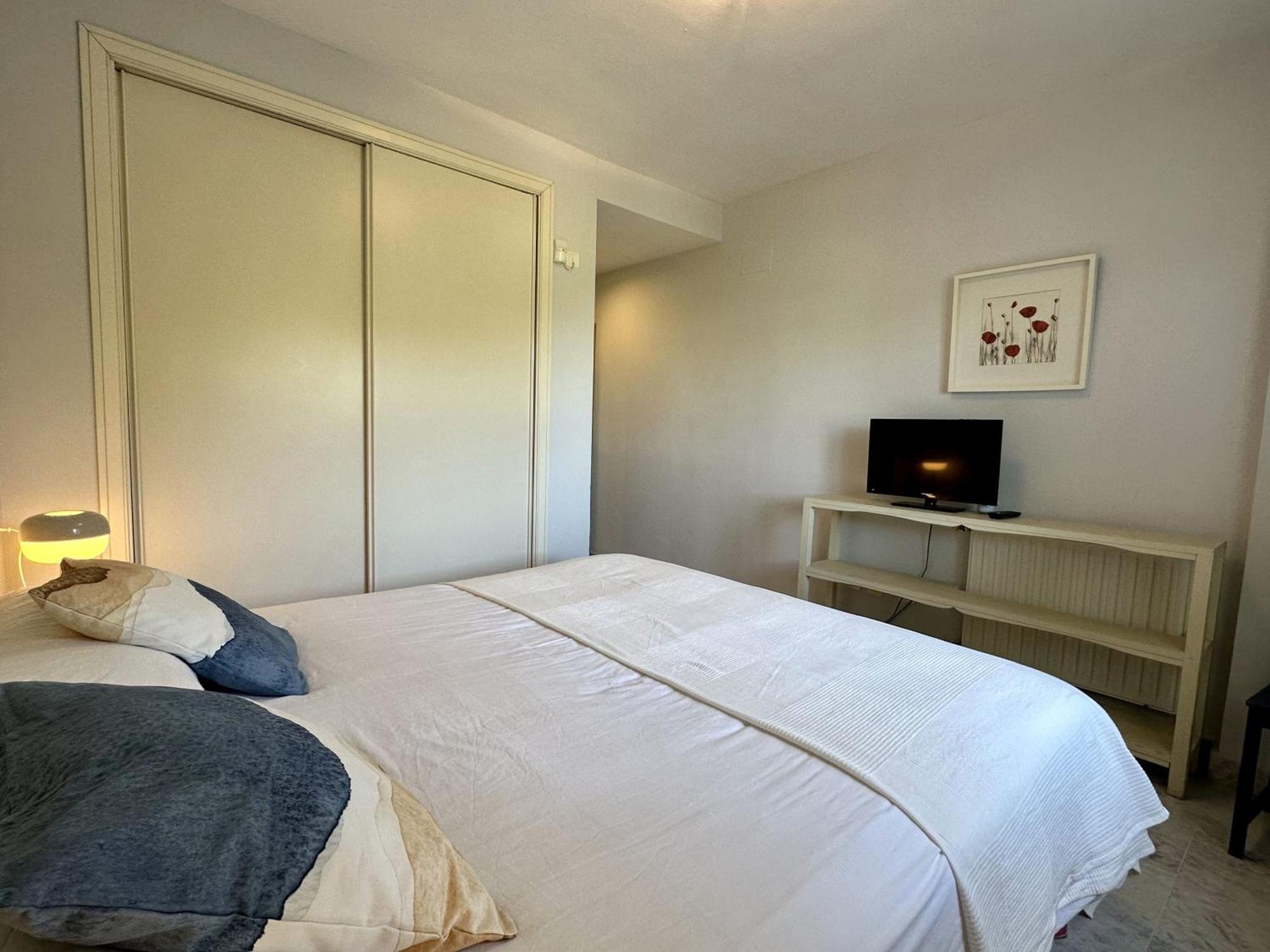 Blue House In Guadalmina Baja, With A Large Terrace Overlooking The Golf Appartement Marbella