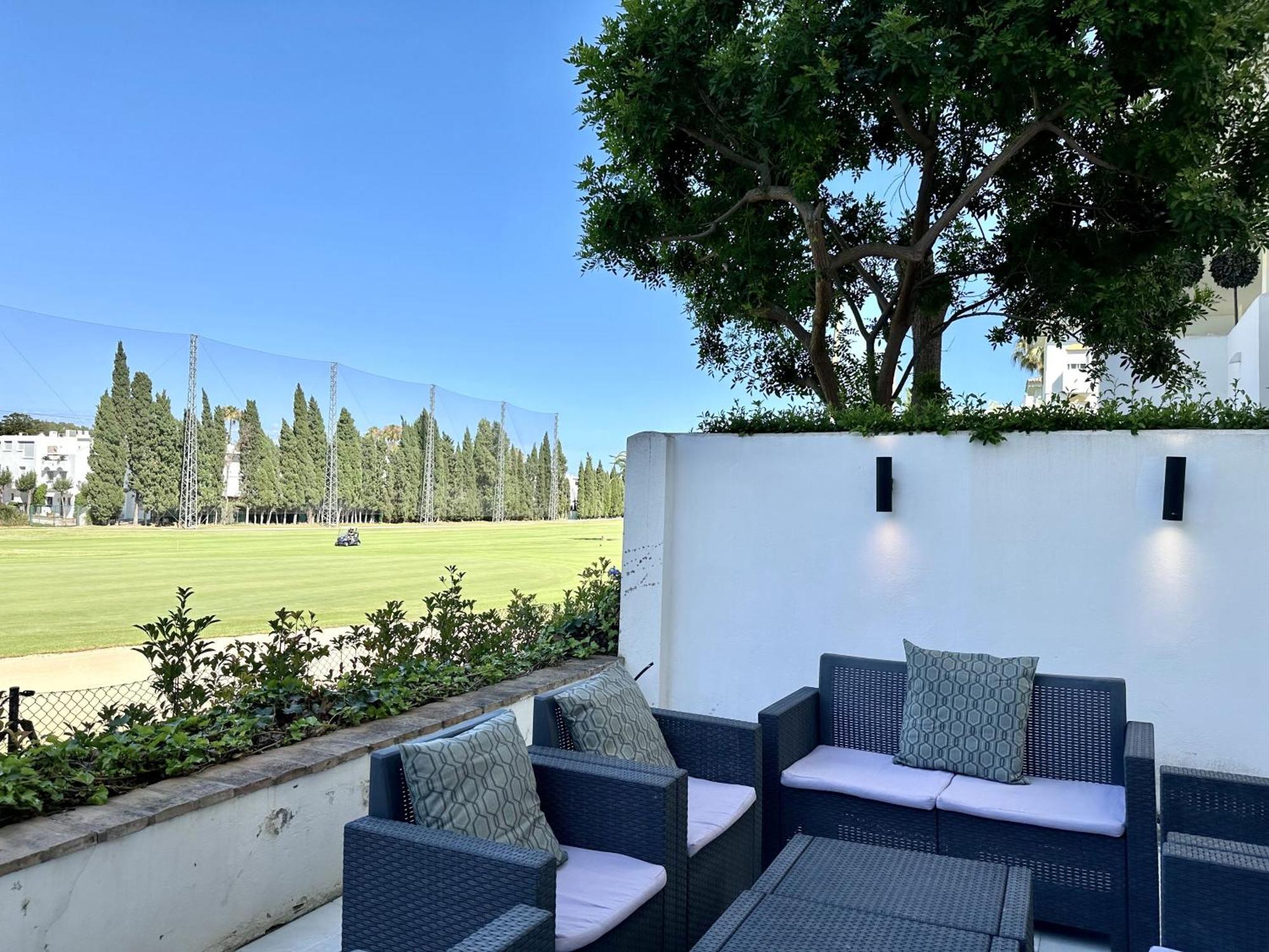 Appartement Blue House In Guadalmina Baja, With A Large Terrace Overlooking The Golf Marbella